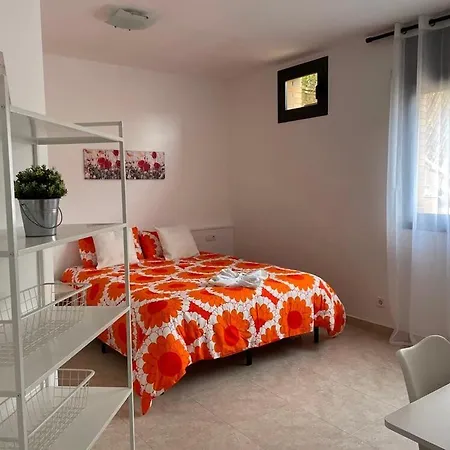 Habitaciones En Villa Coliving Villa Vistas San Fausto de Campcentellas Exterior photo